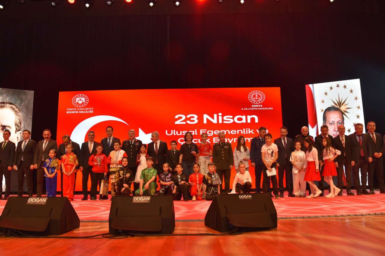Konya’da 23 Nisan coşkusu salona sığmadı 4